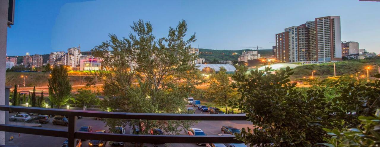 Tbilisi Apartment Tennis Court Exterior foto