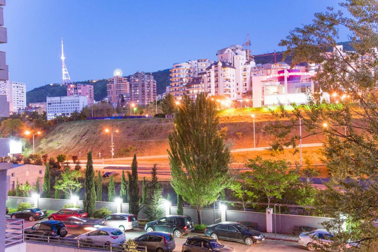 Tbilisi Apartment Tennis Court Exterior foto